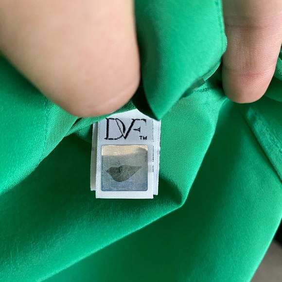 Diane vonFurstenburg silk blouse - Picture 5 of 8